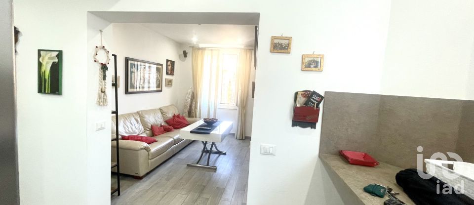 Apartment 5 rooms of 62 m² in Genova (16135)