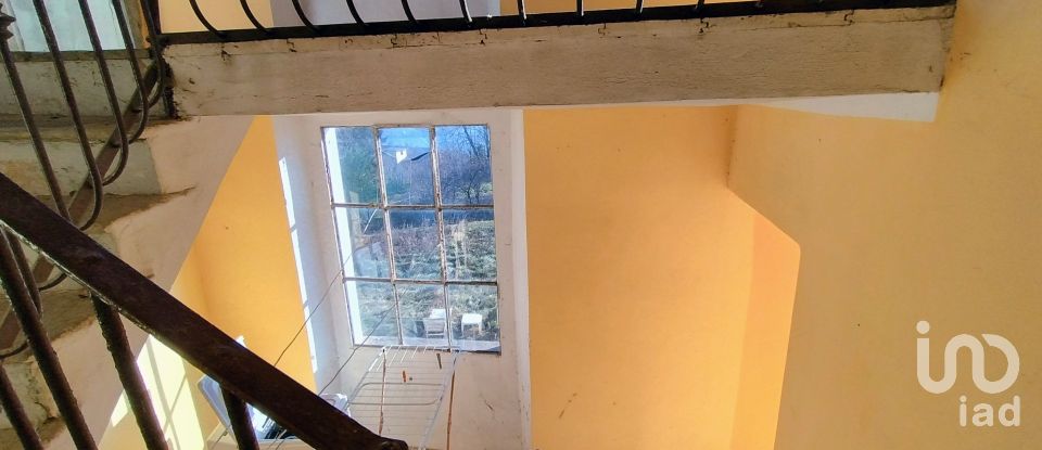 Farm 17 rooms of 384 m² in Cambiasca (28814)