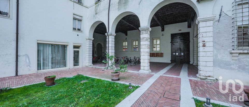 Appartamento 5 locali di 113 m² a Ferrara (44121)