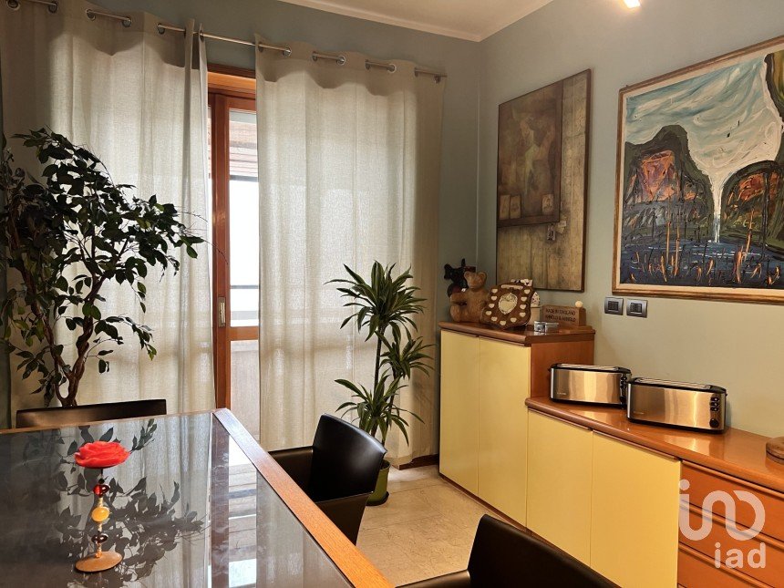 One-room apartment of 38 m² in Torino (10141)