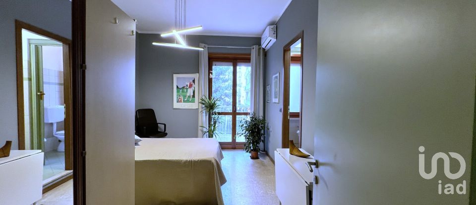 One-room apartment of 36 m² in Torino (10141)