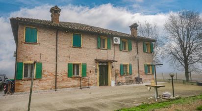 House 9 rooms of 440 m² in Portomaggiore (44015)