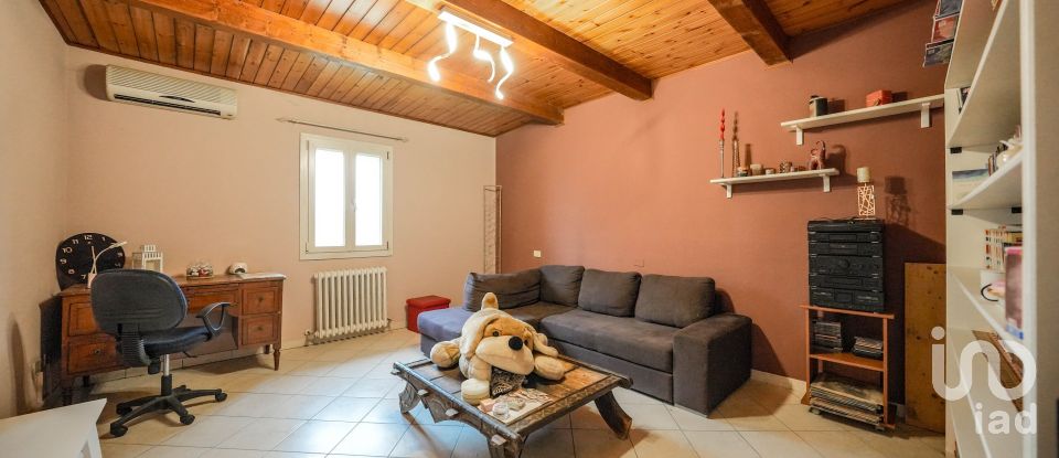 House 9 rooms of 440 m² in Portomaggiore (44015)