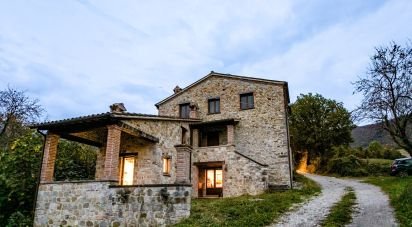 House 0 rooms of 226 m² in Pennabilli (47864)