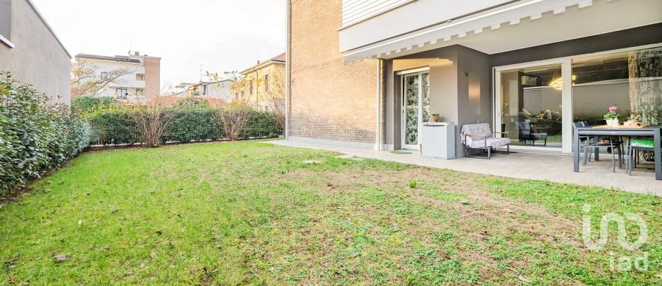 Three-room apartment of 100 m² in Lissone (20851)