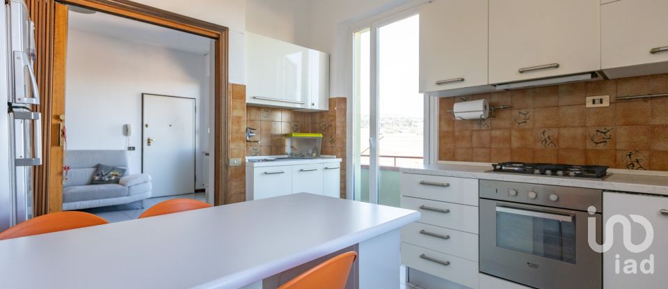 Apartment 5 rooms of 130 m² in Ancona (60131)