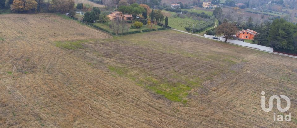 Terreno residenziale di 10.060 m² in Offagna (60020)