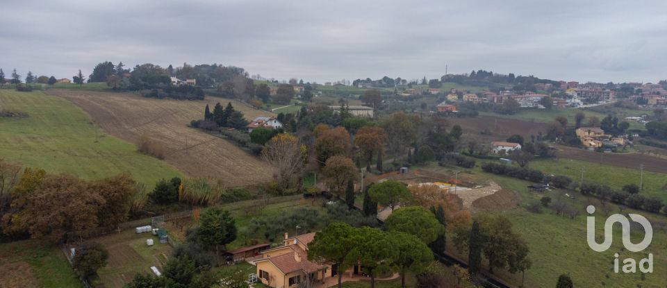 Terreno residenziale di 10.060 m² in Offagna (60020)