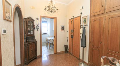 Three-room apartment of 88 m² in Genova (16127)