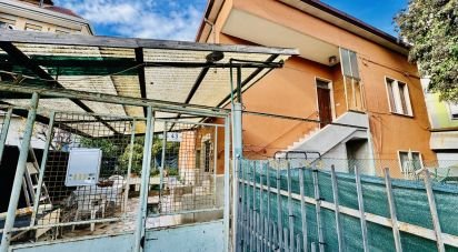 Casale 8 locali di 180 m² in San Benedetto del Tronto (63074)