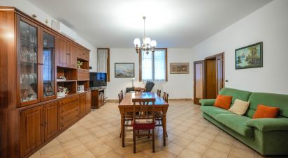 Three-room apartment of 170 m² in Copparo (44034)