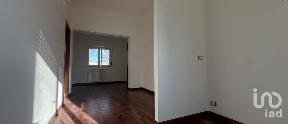 Apartment 5 rooms of 67 m² in Montegranaro (63812)