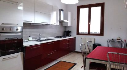 Three-room apartment of 93 m² in Castel d'Azzano (37060)