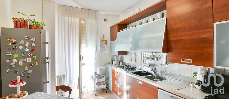 Three-room apartment of 95 m² in Cantù (22063)