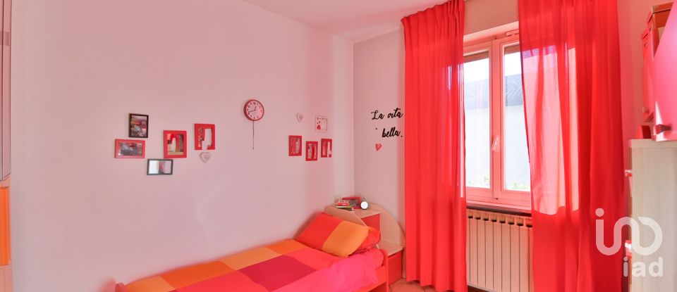 Three-room apartment of 95 m² in Cantù (22063)