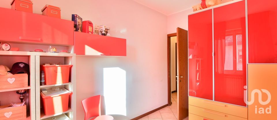 Three-room apartment of 95 m² in Cantù (22063)