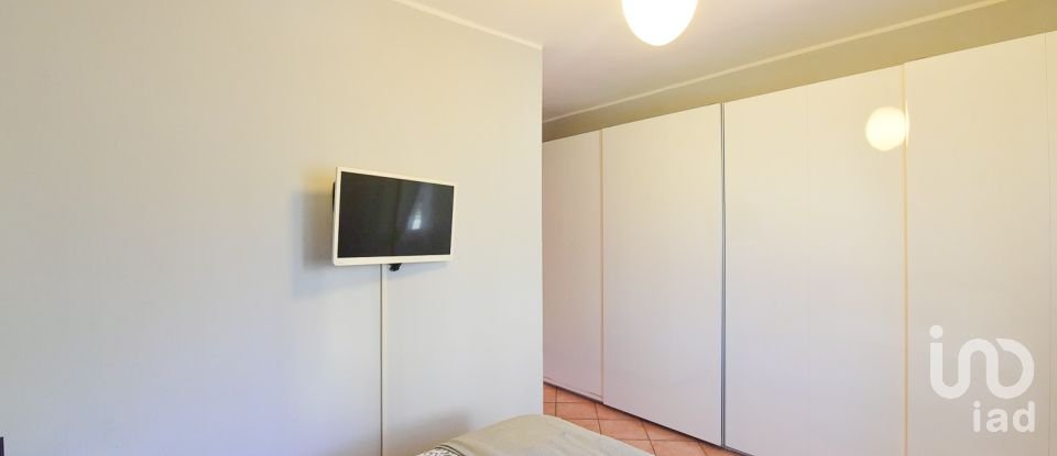 Three-room apartment of 95 m² in Cantù (22063)