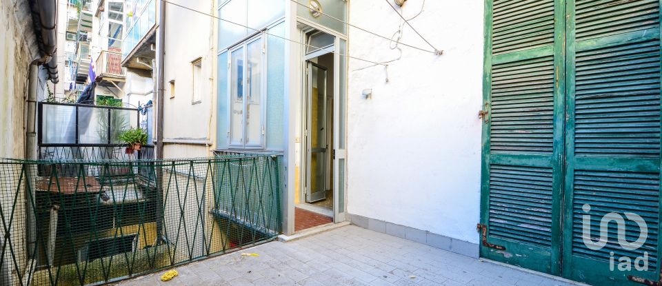 Appartamento 6 locali di 135 m² a Savona (17100)