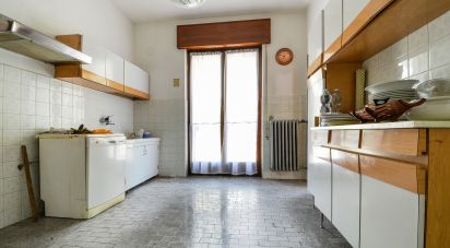 Appartamento 13 locali di 220 m² a Cengio (17056)