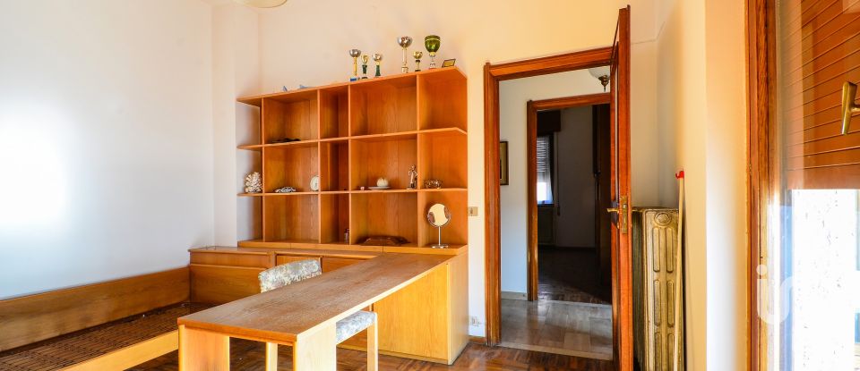 Appartamento 13 locali di 220 m² a Cengio (17056)