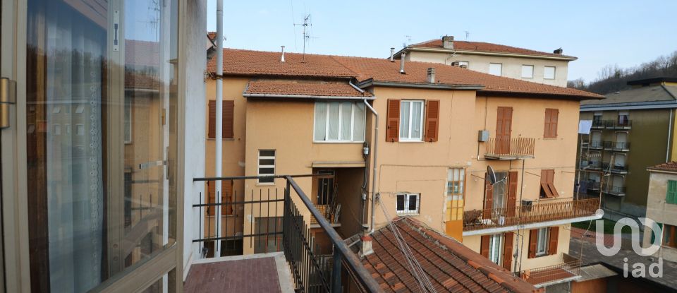 Appartamento 13 locali di 220 m² a Cengio (17056)