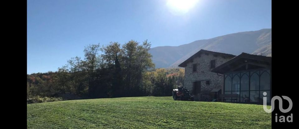 Farm 10 rooms of 600 m² in Civitella del Tronto (64010)