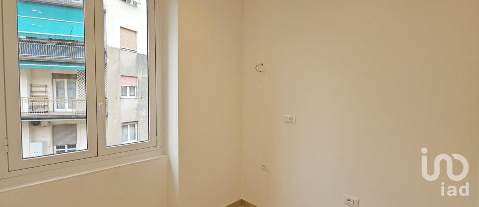 Apartment 5 rooms of 57 m² in Genova (16131)