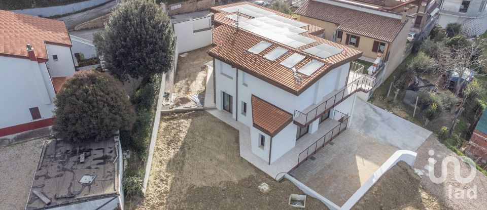 Trilocale di 90 m² a Ancona (60131)