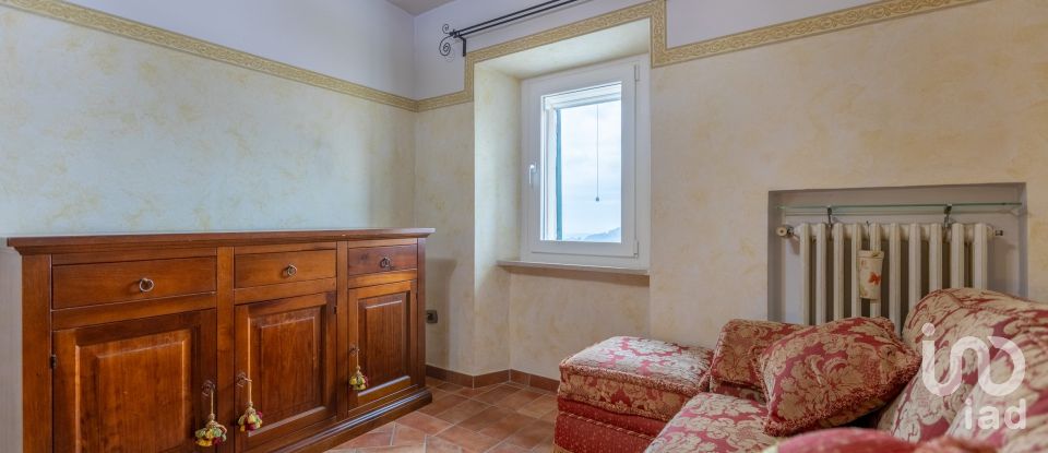 Appartamento 5 locali di 84 m² a Offagna (60020)