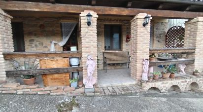 House 10 rooms of 147 m² in Camino (15020)