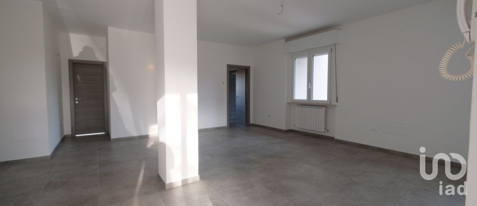 Appartamento 8 locali di 111 m² a Castelleone di Suasa (60010)