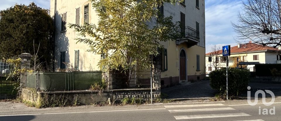 Block of flats in Cassago Brianza (23893) of 809 m²