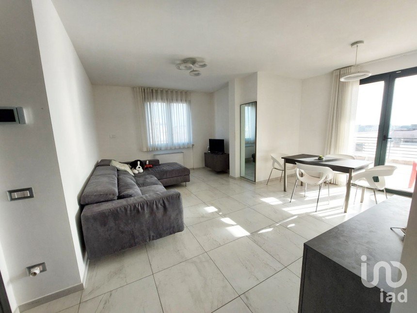 Appartamento 6 locali di 100 m² a Civitanova Marche (62012)