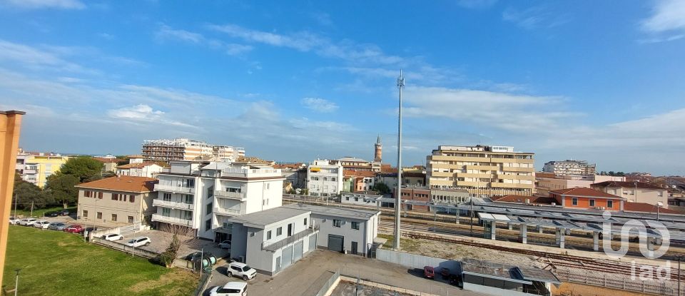 Appartamento 6 locali di 100 m² a Civitanova Marche (62012)