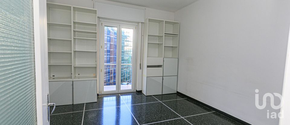 Three-room apartment of 80 m² in Genova (16134)