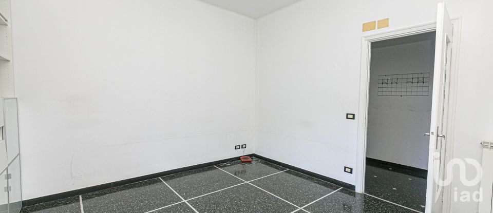 Three-room apartment of 80 m² in Genova (16134)