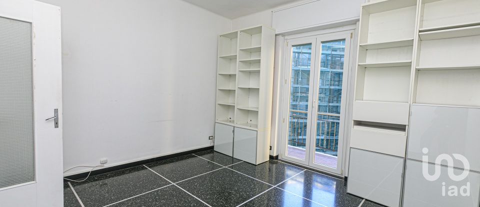 Three-room apartment of 80 m² in Genova (16134)