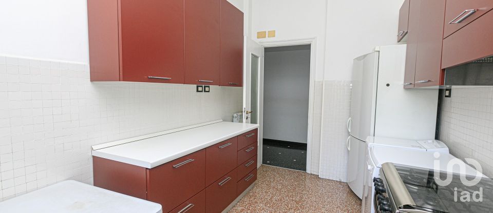 Three-room apartment of 80 m² in Genova (16134)