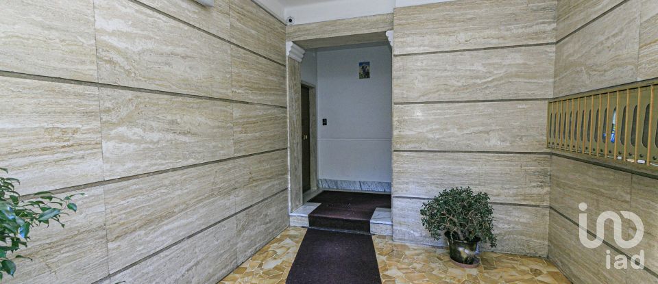 Three-room apartment of 80 m² in Genova (16134)