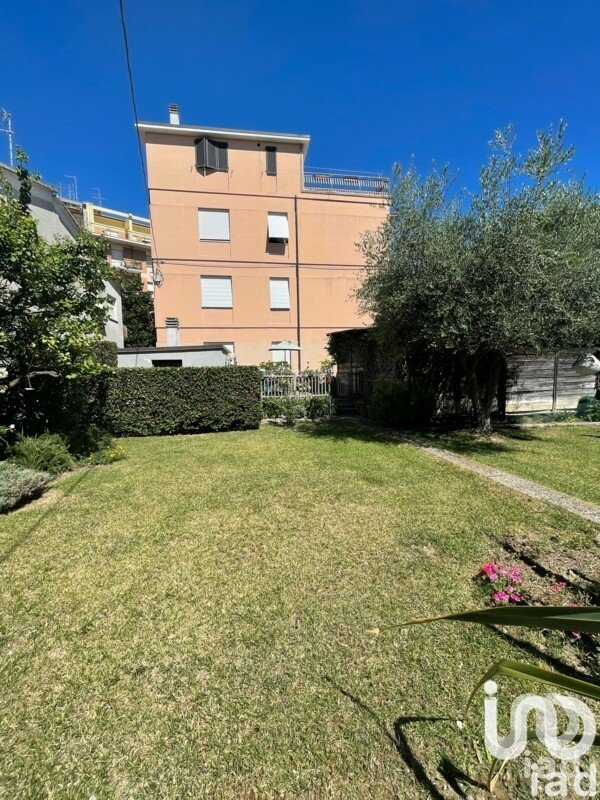 Apartment 6 rooms of 140 m² in Civitanova Marche (62012)