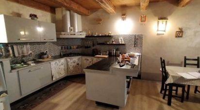 Village house 7 rooms of 222 m² in Cumiana (10040)