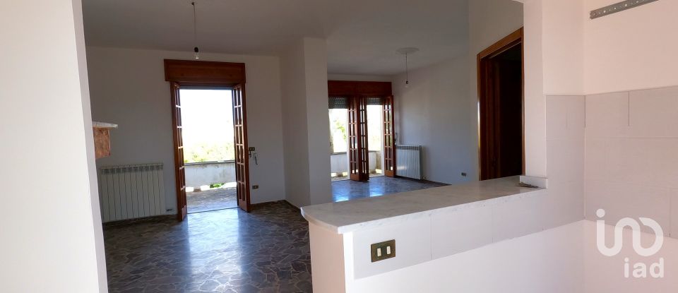 Casa indipendente 9 locali di 144 m² in Soleto (73010)