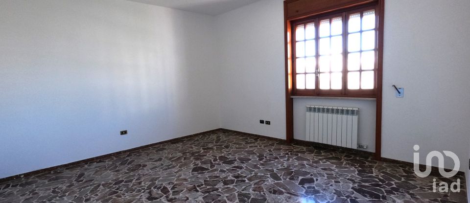 Casa indipendente 9 locali di 144 m² in Soleto (73010)