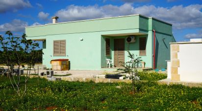 Villa 7 locali di 125 m² in Poggiardo (73037)