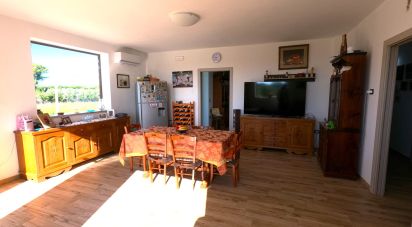 Villa 7 locali di 125 m² in Poggiardo (73037)