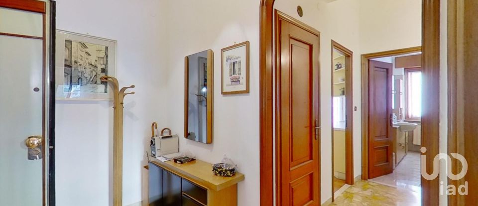 Three-room apartment of 95 m² in Genova (16156)