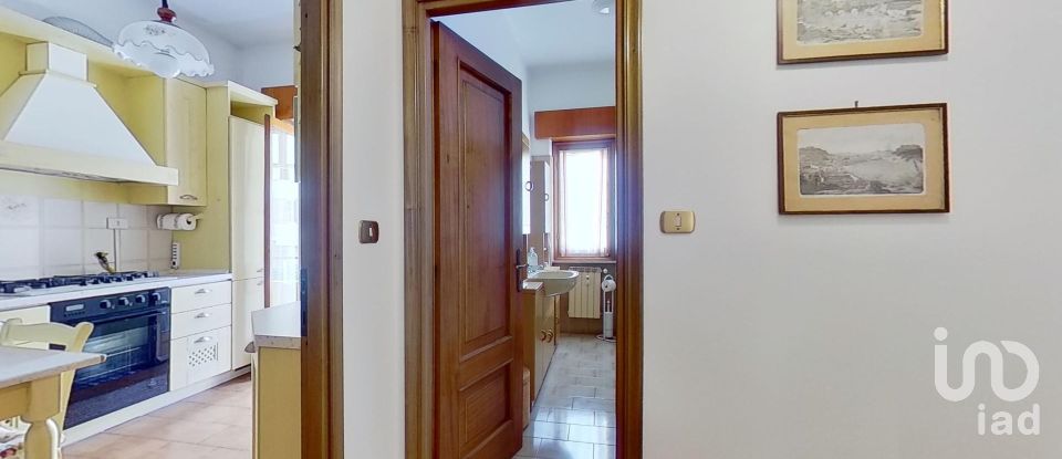 Three-room apartment of 95 m² in Genova (16156)