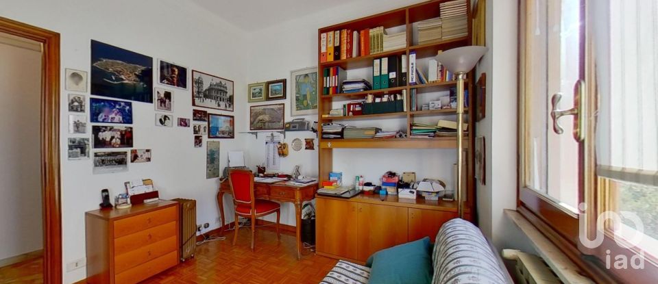 Three-room apartment of 95 m² in Genova (16156)