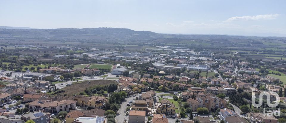 Land of 1,700 m² in Castelfidardo (60022)