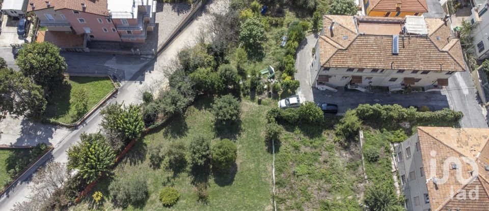 Land of 1,700 m² in Castelfidardo (60022)